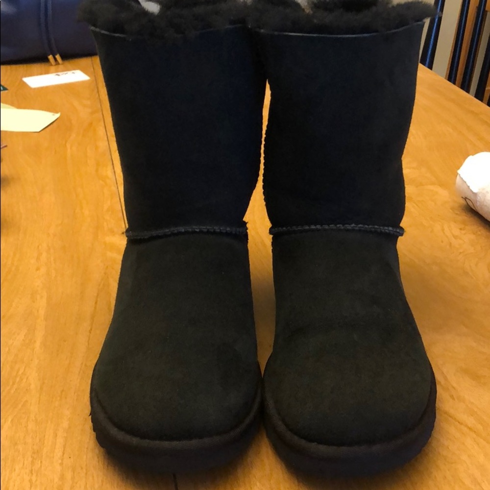 Black bailey bow UGG boots